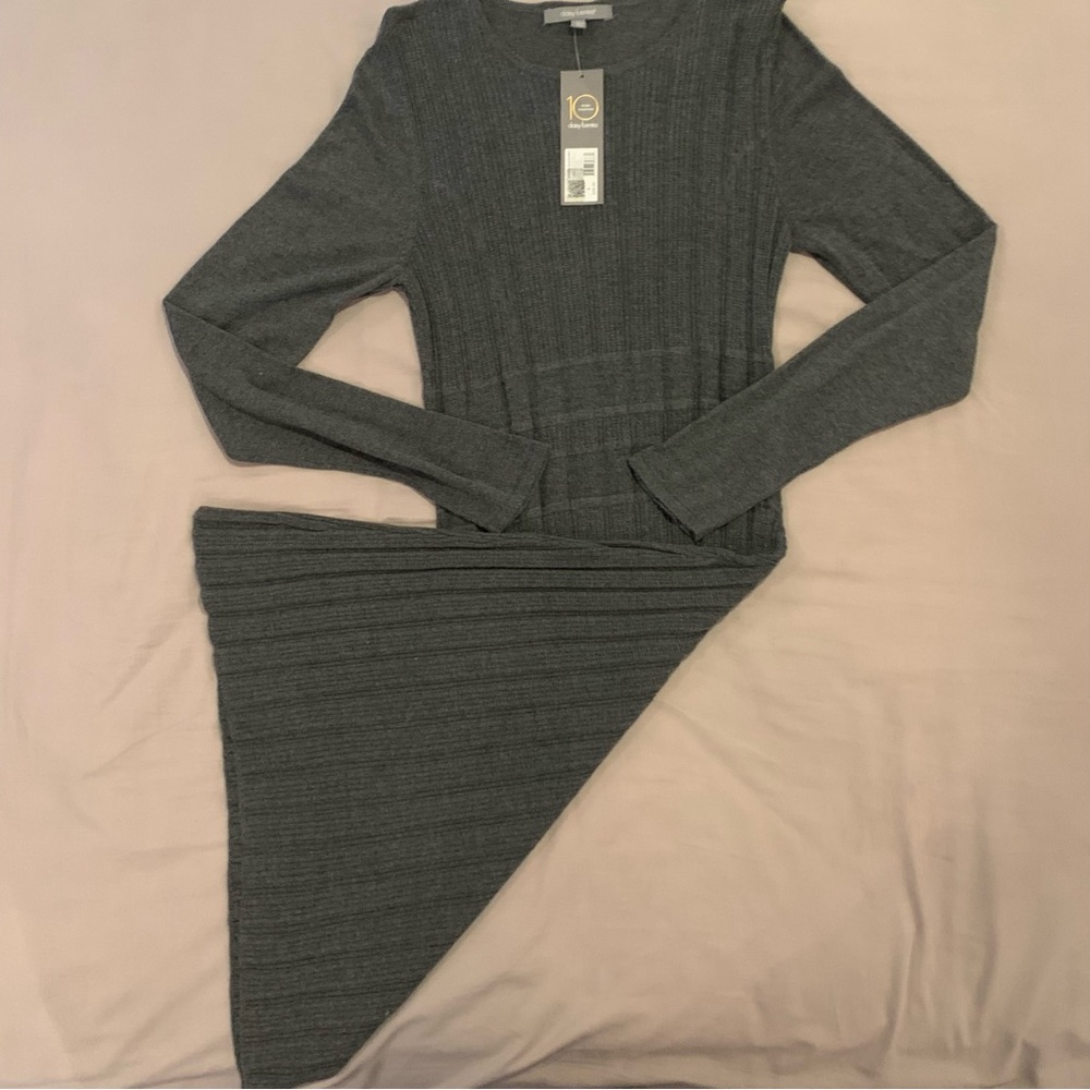 NWT Daisy Fuentes Gray Sweater Dress - Large
